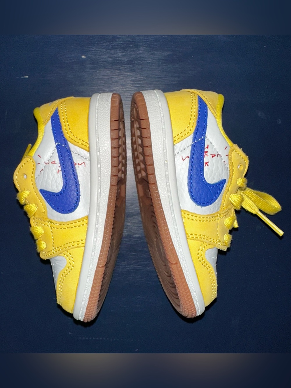 Travis Scott x Air Jordan 1 Low OG SP TD Canary 5C - Picture 4 of 9